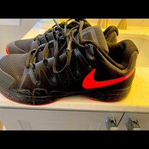 Nike tennis shoes vapor 9.5 Tour